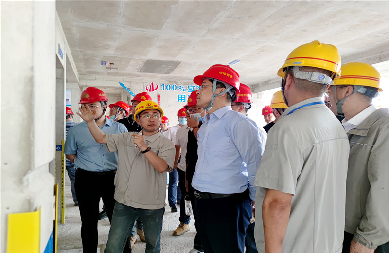 2023年5月10日，綠地香港集團(tuán)華南區(qū)域公司工程對標(biāo)培訓(xùn)觀摩會在中天八建南寧綠地朗峯A地塊項(xiàng)目舉行。
